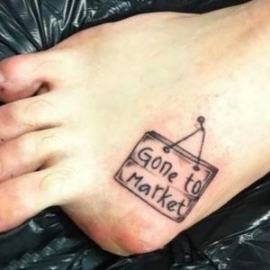 35 Clever Tattoos That Make Smart Use Of The Body