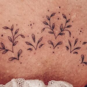 TOP 10 INCREDIBLE HOT AND SEXY MODERN AND ELEGANT TATTOO DESIGNS FOR GIRLS AND WOMEN